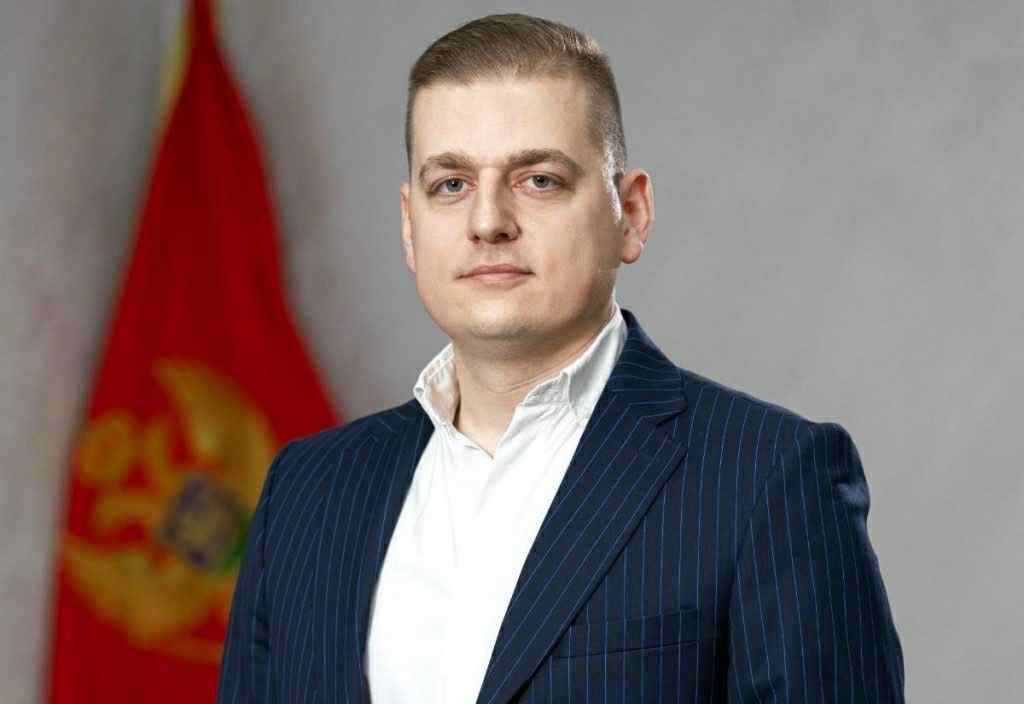 Popović napušta funkciju sekretara za finansije