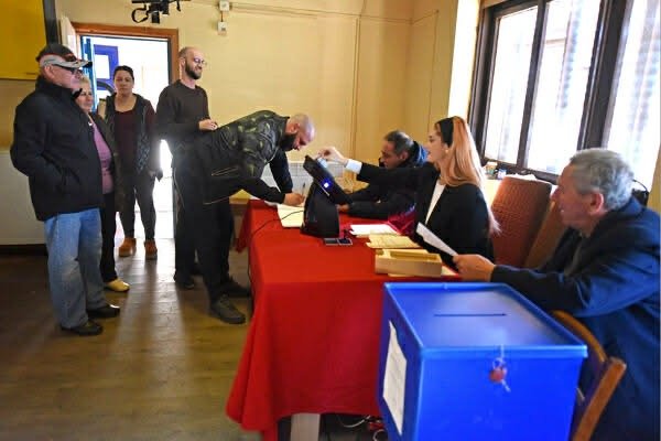 Zatvorena birališta u Zeti, glasalo 63,5% birača